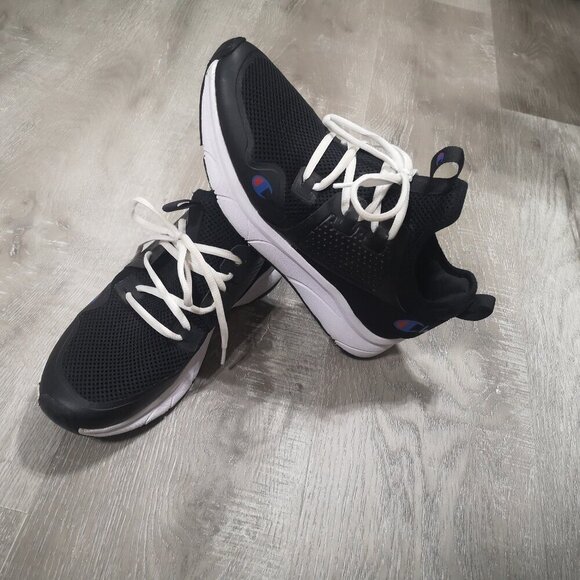 Champion 07 Men's Size 7M Black & White Slip On Sneakers - Picture 1 of 8